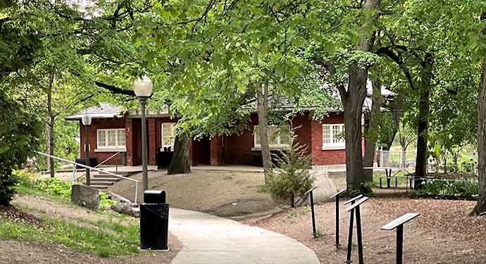 Westmount Park comfort station