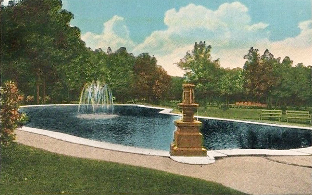 Westmount Park wading pond