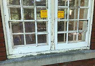 Westmount Park poorly maintained comfort station - WestmountMag.ca