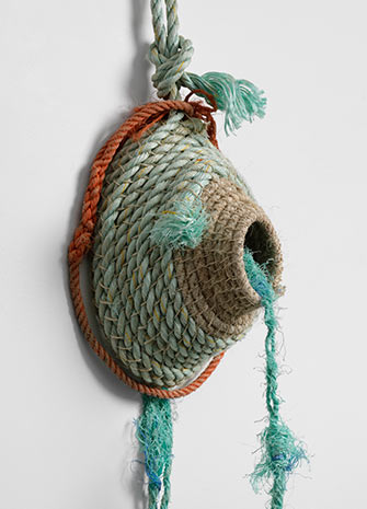 Sandra Smirle – Wrought : Une exposition sur la solidité, la structure et l’action humaine sur la transformation des Centre d'art contemporain Arts Sutton, du 29 mai au 29 juin 2025.