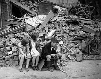 Children left homeless after London Blitz